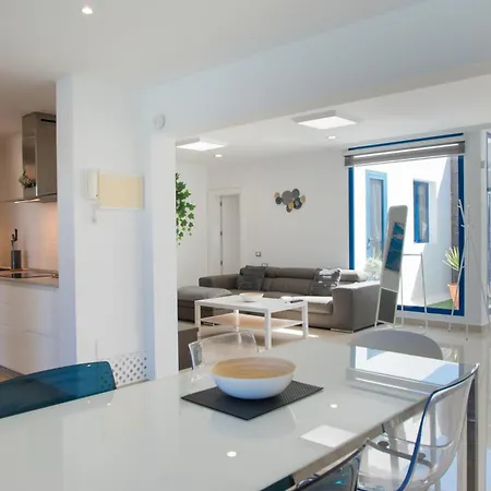 Botanica - Spacious, Heated Pool And Bbq, Sunny Terrace, Garden & Mountain Views