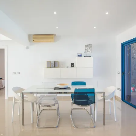 Botanica - Spacious, Heated Pool And Bbq, Sunny Terrace, Garden & Mountain Views Playa Blanca