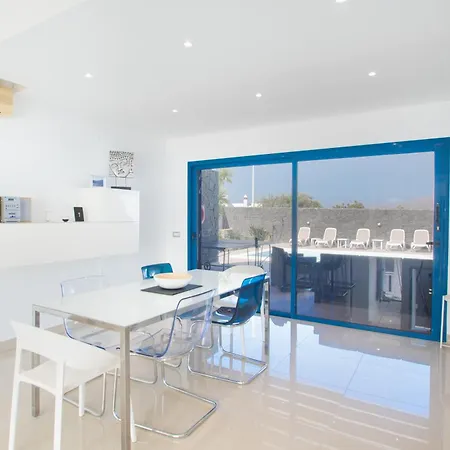 וילה Botanica - Spacious, Heated Pool And Bbq, Sunny Terrace, Garden & Mountain Views *