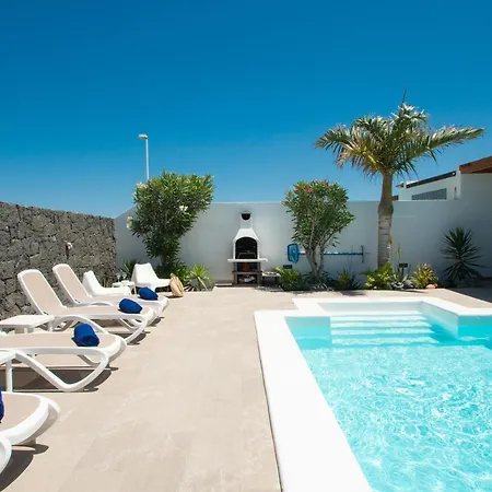 וילה Botanica - Spacious, Heated Pool And Bbq, Sunny Terrace, Garden & Mountain Views