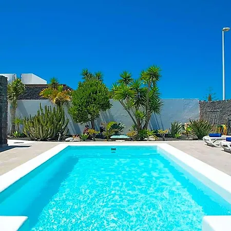 Villa Botanica - Spacious, Heated Pool And Bbq, Sunny Terrace, Garden & Mountain Views