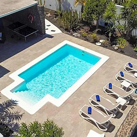 Botanica - Spacious, Heated Pool And Bbq, Sunny Terrace, Garden & Mountain Views Playa Blanca