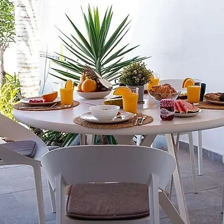 Villa Botanica - Spacious, Heated Pool And Bbq, Sunny Terrace, Garden & Mountain Views Playa Blanca
