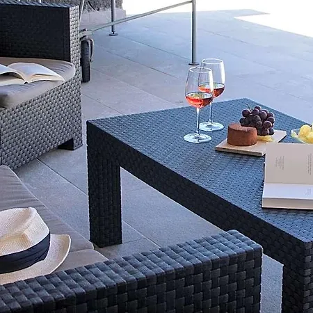 Botanica - Spacious, Heated Pool And Bbq, Sunny Terrace, Garden & Mountain Views Villa Playa Blanca