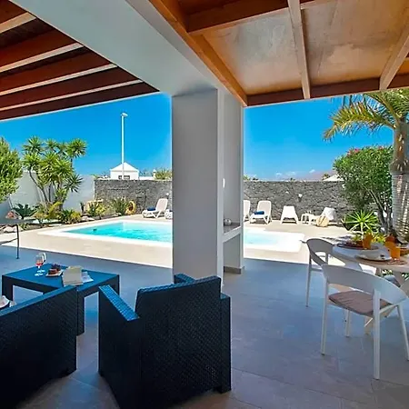 Botanica - Spacious, Heated Pool And Bbq, Sunny Terrace, Garden & Mountain Views Villa *