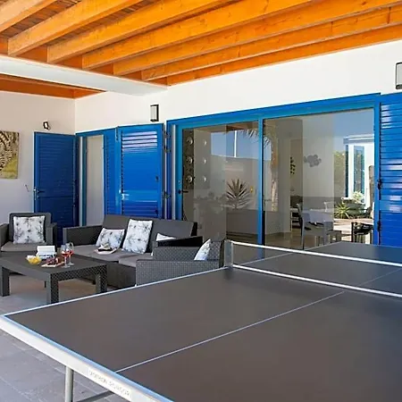 Botanica - Spacious, Heated Pool And Bbq, Sunny Terrace, Garden & Mountain Views * Playa Blanca