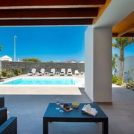 Botanica - Spacious, Heated Pool And Bbq, Sunny Terrace, Garden & Mountain Views *