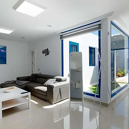 Villa Botanica - Spacious, Heated Pool And Bbq, Sunny Terrace, Garden & Mountain Views Playa Blanca