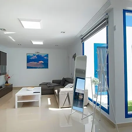 Villa Botanica - Spacious, Heated Pool And Bbq, Sunny Terrace, Garden & Mountain Views *