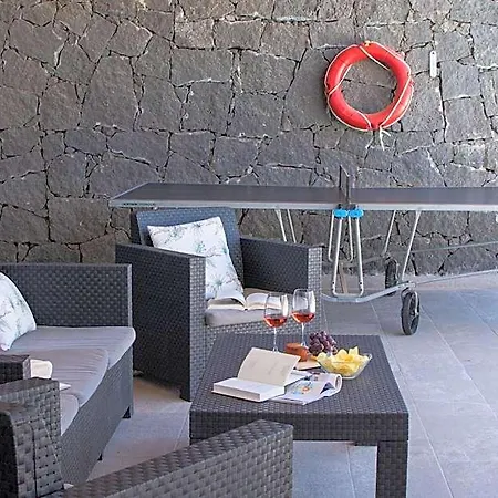 Villa Botanica - Spacious, Heated Pool And Bbq, Sunny Terrace, Garden & Mountain Views Playa Blanca