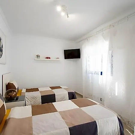 Botanica - Spacious, Heated Pool And Bbq, Sunny Terrace, Garden & Mountain Views Playa Blanca