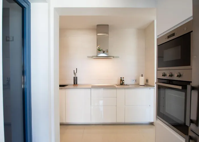 Botanica - Spacious, Heated Pool And Bbq, Sunny Terrace, Garden & Mountain Views بلايا بلانكا