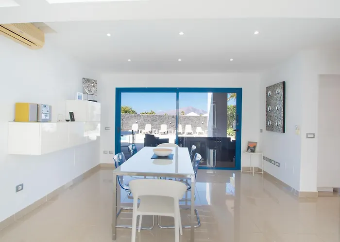 Botanica - Spacious, Heated Pool And Bbq, Sunny Terrace, Garden & Mountain Views فيلة *