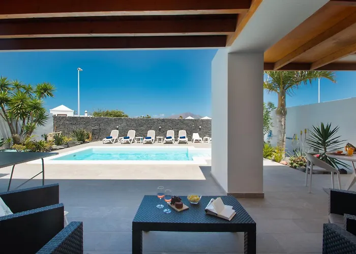 Botanica - Spacious, Heated Pool And Bbq, Sunny Terrace, Garden & Mountain Views فيلة