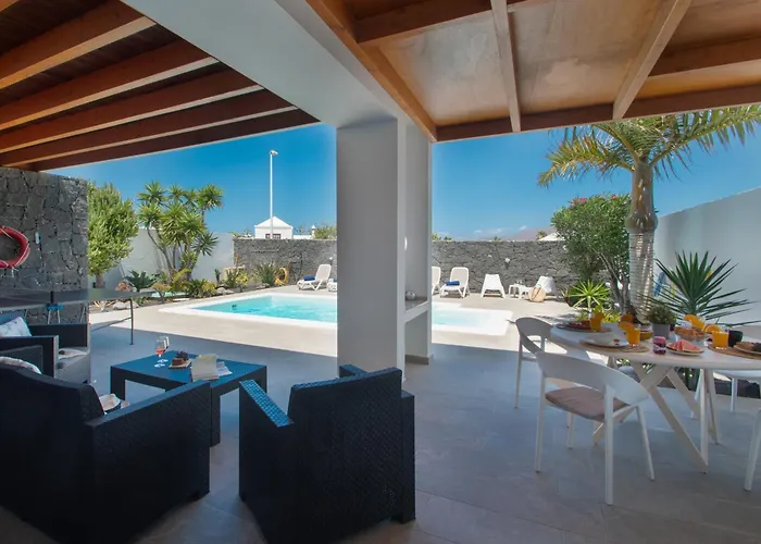 فيلة Botanica - Spacious, Heated Pool And Bbq, Sunny Terrace, Garden & Mountain Views *