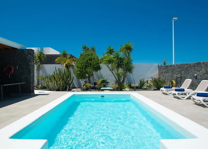 Botanica - Spacious, Heated Pool And Bbq, Sunny Terrace, Garden & Mountain Views