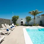 Villa Botanica - Spacious, Heated Pool And Bbq, Sunny Terrace, Garden & Mountain Views