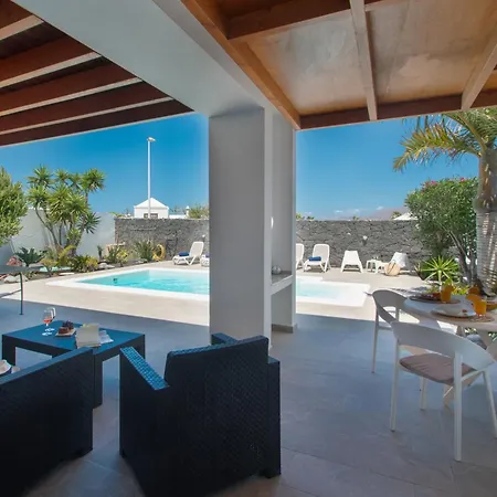 Вилла Botanica - Spacious, Heated Pool And Bbq, Sunny Terrace, Garden & Mountain Views *