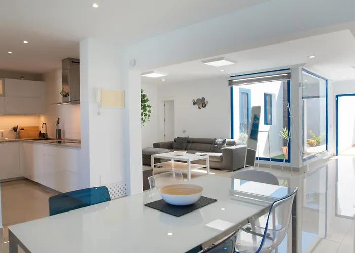 Botanica - Spacious, Heated Pool And Bbq, Sunny Terrace, Garden & Mountain Views