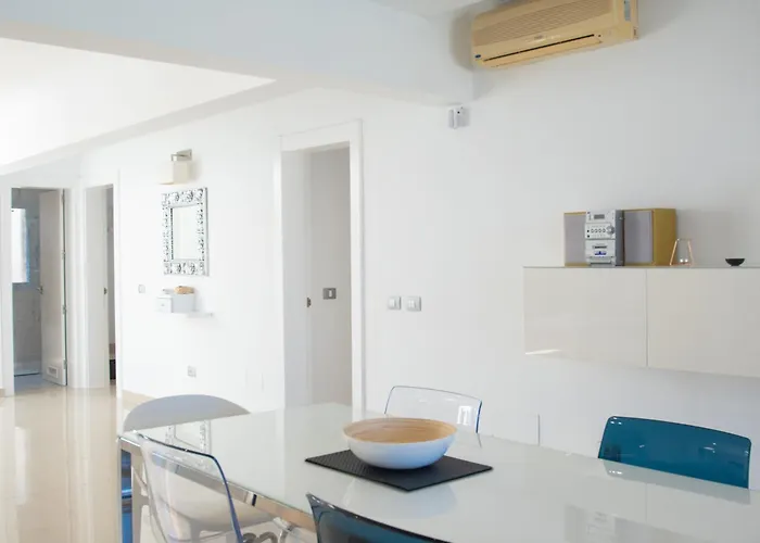 Villa Botanica - Spacious, Heated Pool And Bbq, Sunny Terrace, Garden & Mountain Views Playa Blanca (Lanzarote)