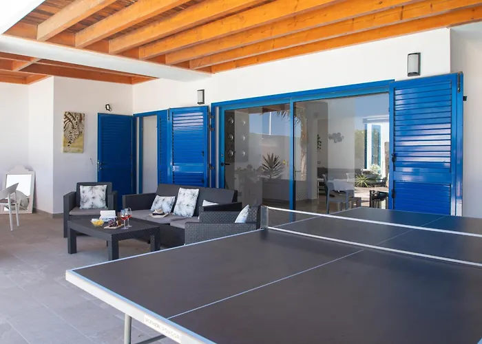 Botanica - Spacious, Heated Pool And Bbq, Sunny Terrace, Garden & Mountain Views