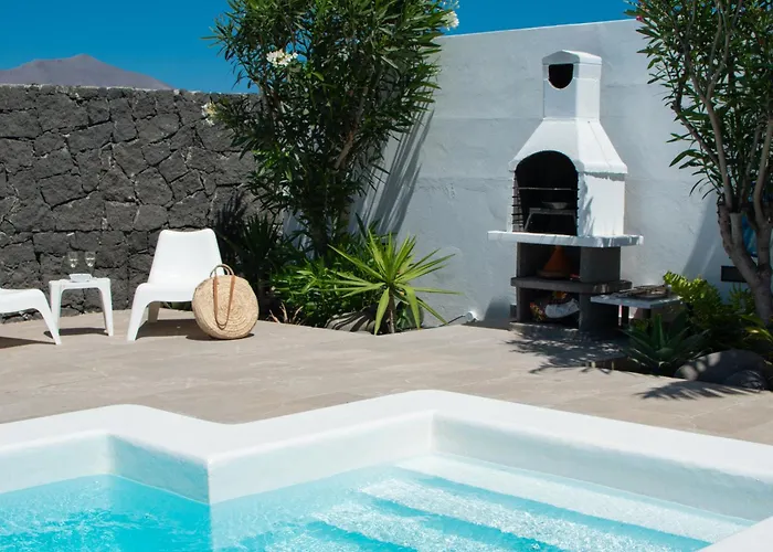 Botanica - Spacious, Heated Pool And Bbq, Sunny Terrace, Garden & Mountain Views